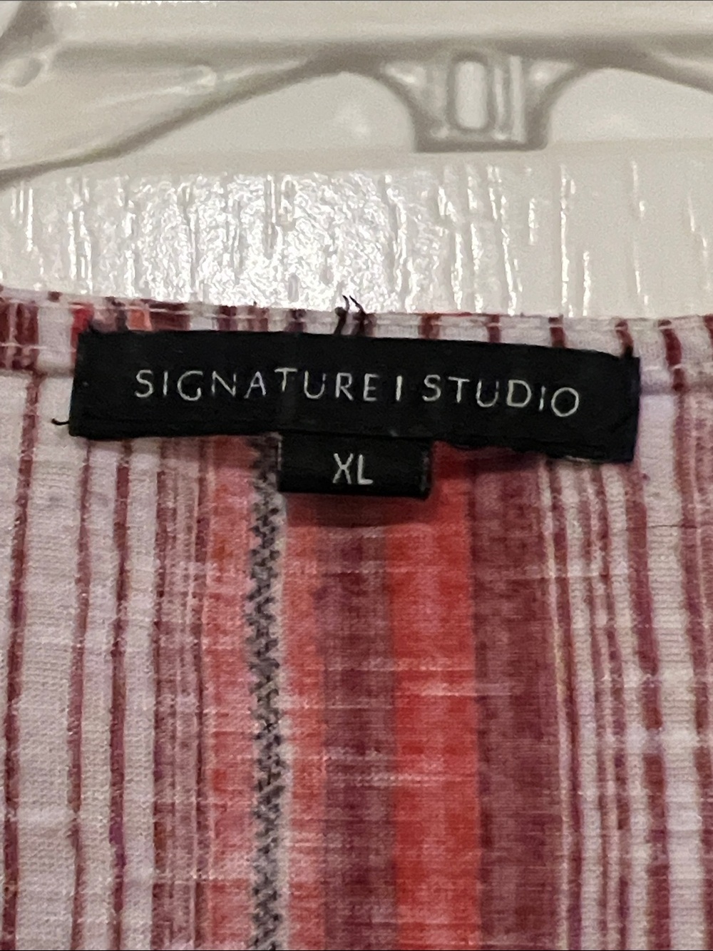 Signature Studio SS Top - Picture 5 of 7